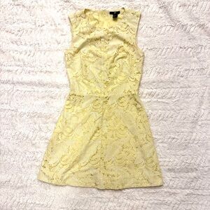H&M butter Yellow Lace Mini Dress | 60’s Mod A-Line inspired sleeveless | Size 4